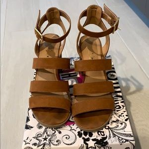Scrappy low block heel sandal